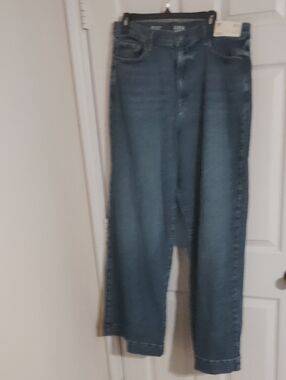 New, a.n.a Womens Medium Blue Relaxed Fit Jeans